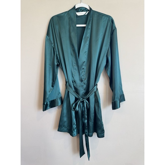 Victoria's Secret green‎ satin robe vintage 90s linguine pockets - Picture 1 of 3